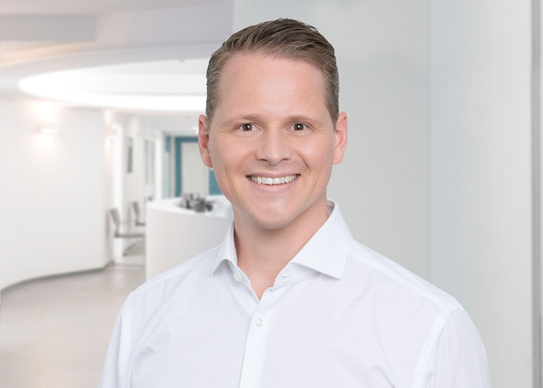 Dr. med. Florian Rüger - Facharzt für Orthopädie und Unfallchirurgie · MainMed MVZ Frankfurt
