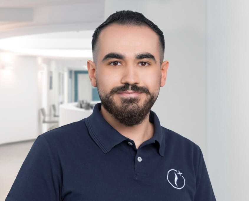 Herr B. Shakhashiro, Front Desk Manager des MainMed MVZ Frankfurt